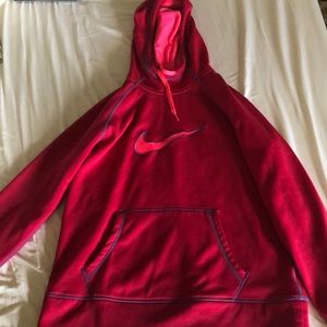 nike therma-fit sweatshirt